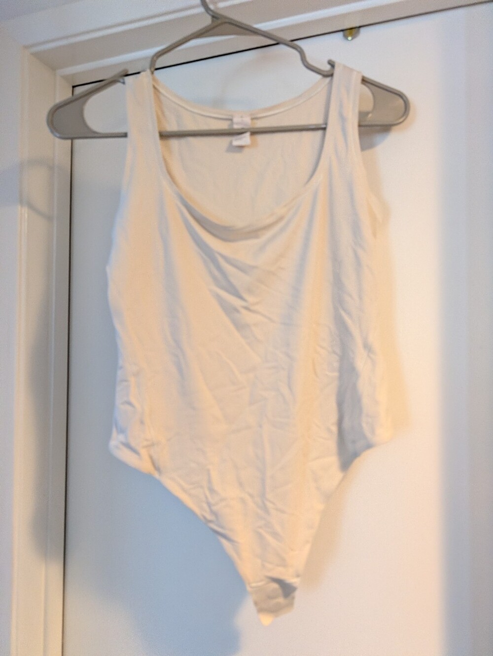 Lululemon Women’s Cream Sleeveless Thong Bodysuit, Medium